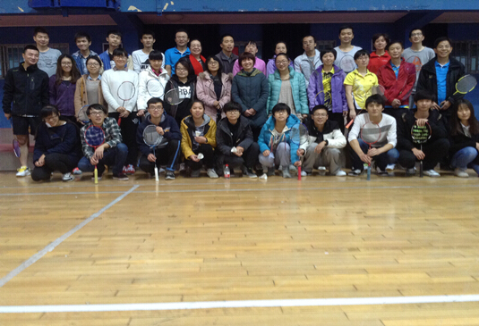 公司师生羽毛球友谊赛顺利举行 公司师生羽毛球友谊赛顺利举行