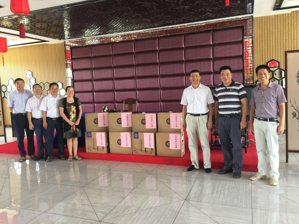 高翔莲经理侯志军书记一行赴英山县红山镇调研基层党风廉政建设